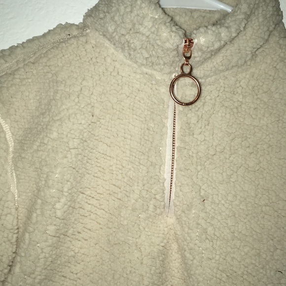 Sherpa pull over - Picture 2 of 2